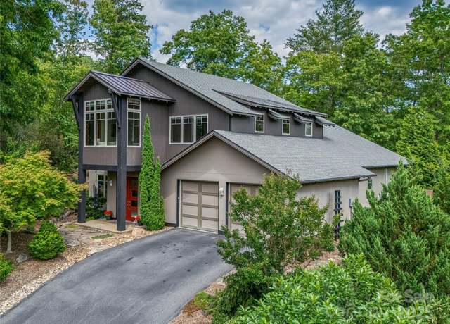 Property at 3 Turkey Roost Ct, Fairview, NC 28730, 4 beds, 2.5 baths