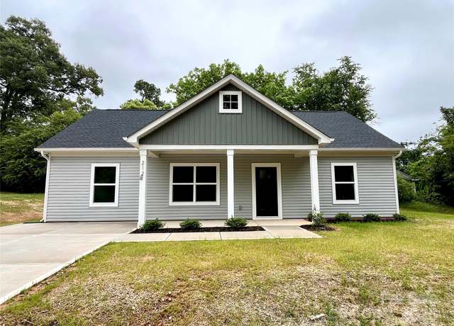 Property at 212 Queens Ct, Gastonia, NC 28052, 3 beds, 2 baths