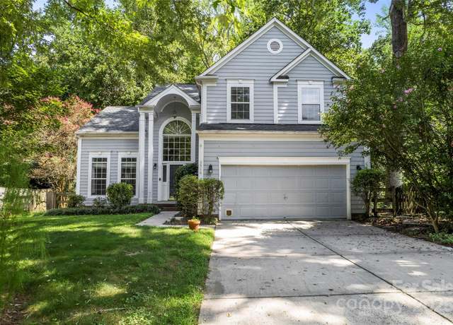 Property at 3516 Crescent Knoll Dr, Matthews, NC 28105, 4 beds, 2.5 baths