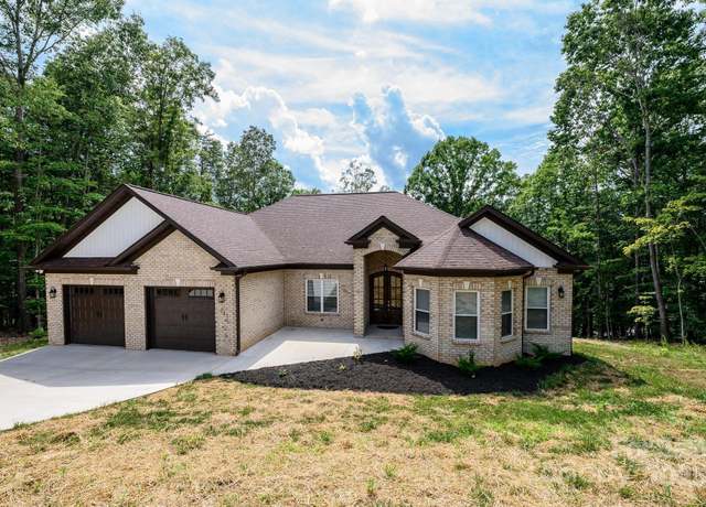 Property at 141 Winwood Cir, Granite Falls, NC 28630, 4 beds, 3 baths