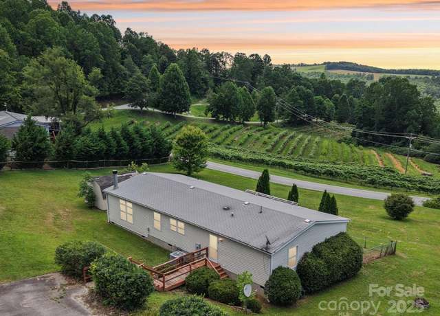 Property at 122 Dena Nix Ln, Hendersonville, NC 28792, 3 beds, 2 baths