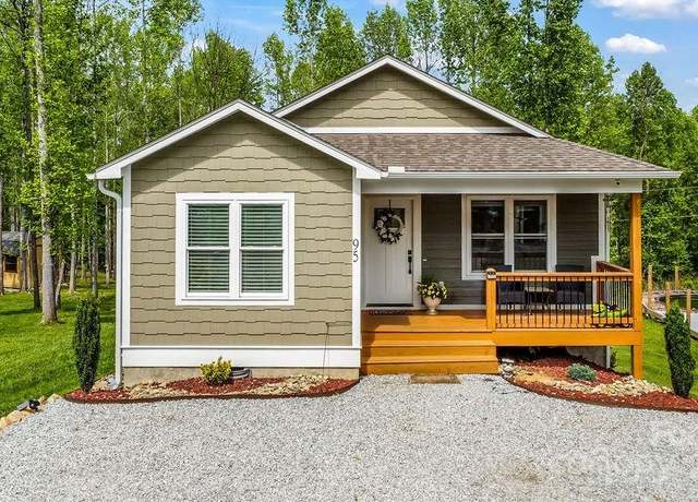 Property at 95 Walt Dr, Hendersonville, NC 28792, 3 beds, 2 baths