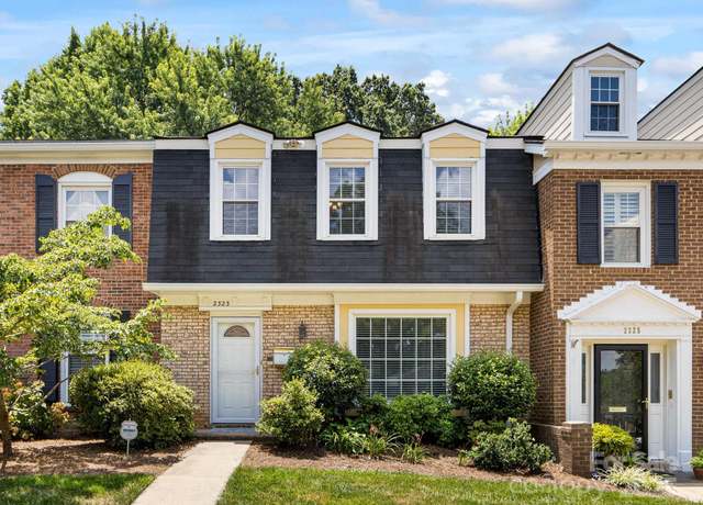 Property at 2323 Hayloft Cir, Charlotte, NC 28226, 3 beds, 2.5 baths