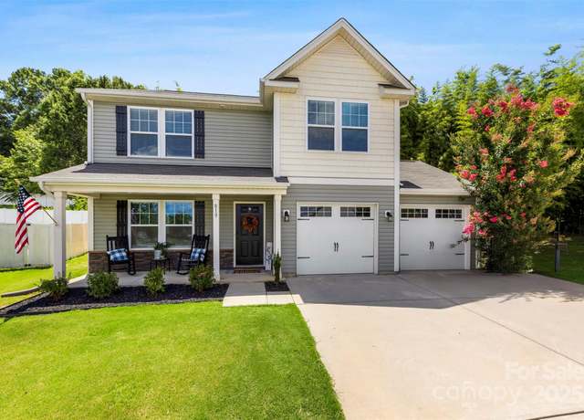 Property at 819 Spencer Ln, Kannapolis, NC 28081, 3 beds, 2.5 baths