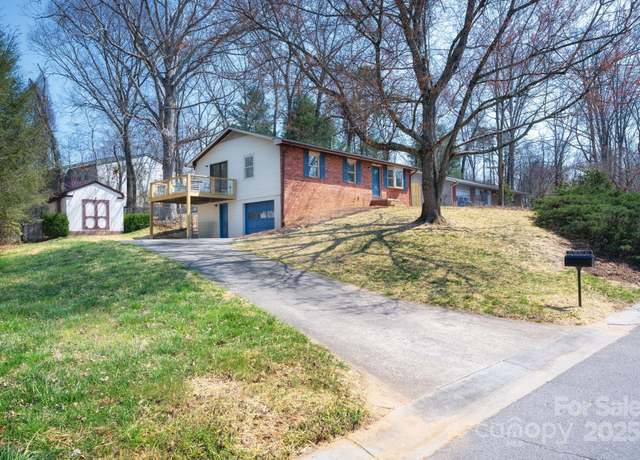 Property at 29 Evelake Dr, Asheville, NC 28806, 3 beds, 1 bath