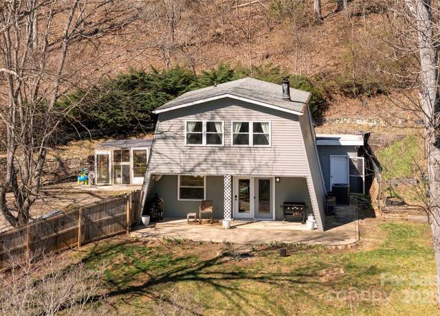 Property at 236 Why Worry Blvd, Canton, NC 28716, 2 beds, 2 baths