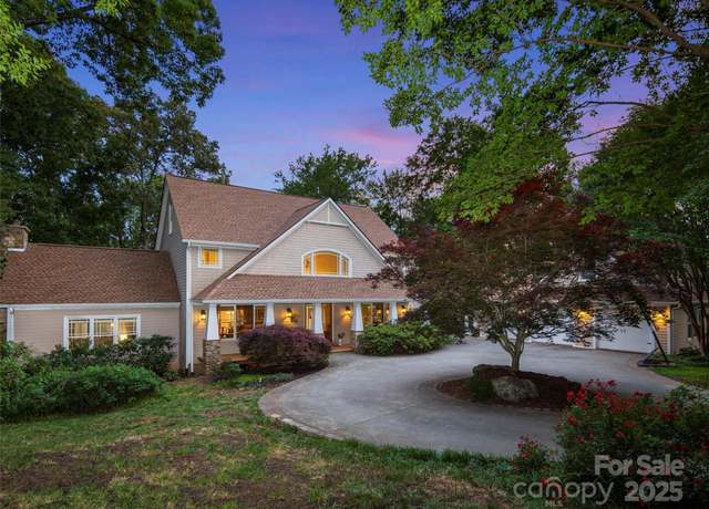 Property at 303 S Braeside Ct, Asheville, NC 28803, 5 beds, 4.5 baths