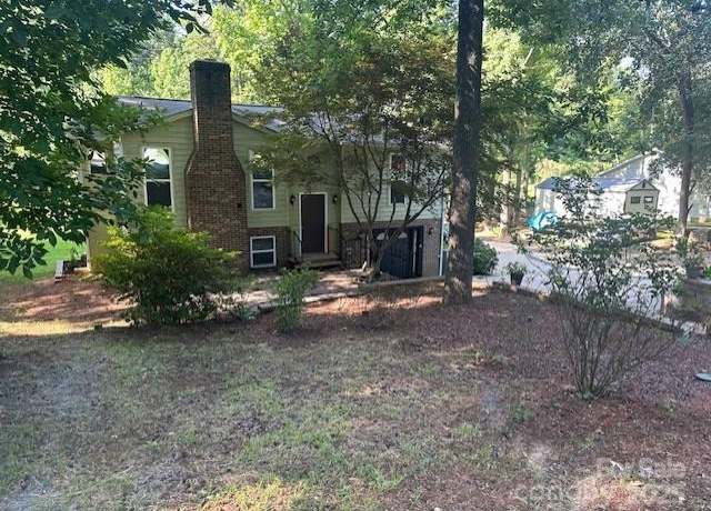 Property at 3211 Winding Trl, Matthews, NC 28105, 3 beds, 2.5 baths