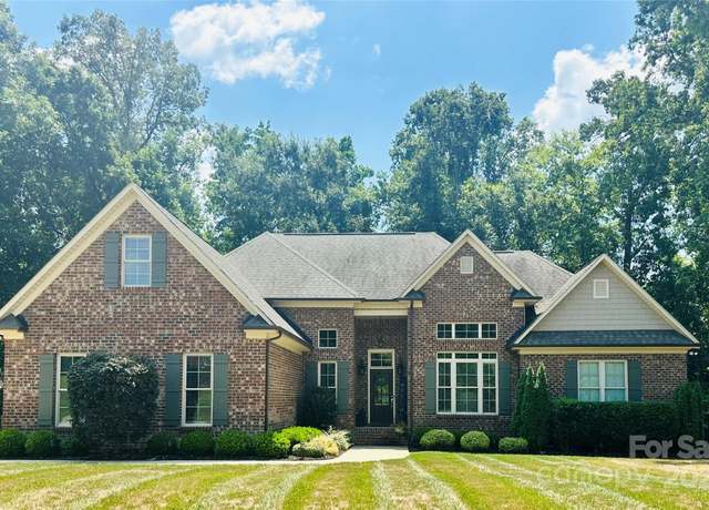 Property at 4122 Waterway Dr, Monroe, NC 28110, 4 beds, 3 baths
