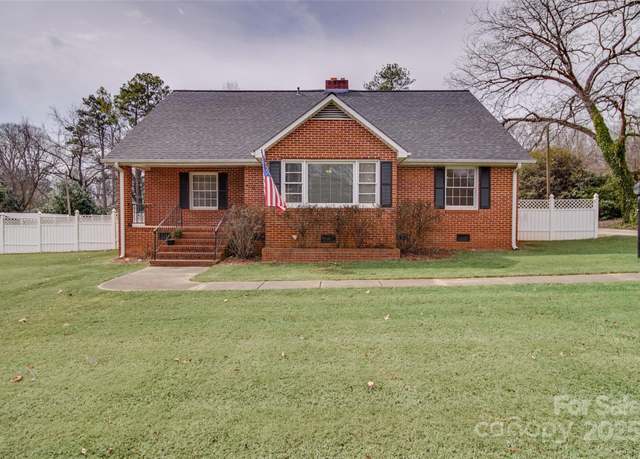 Property at 204 Julia Ave, Belmont, NC 28012, 4 beds, 2 baths