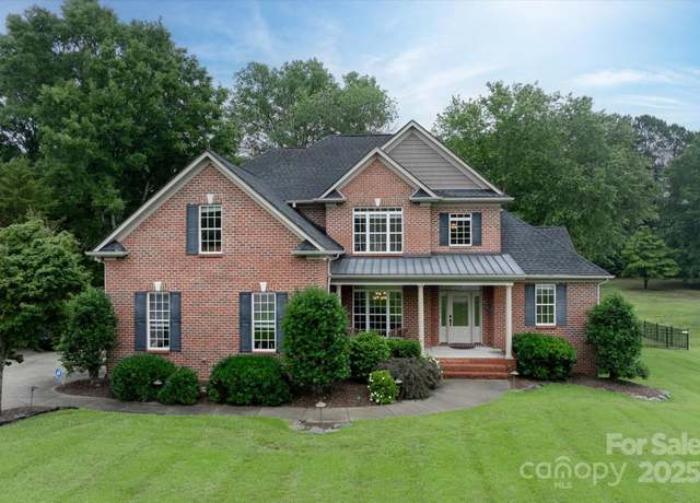 Property at 1912 Windmere Dr, Monroe, NC 28110, 5 beds, 3.5 baths