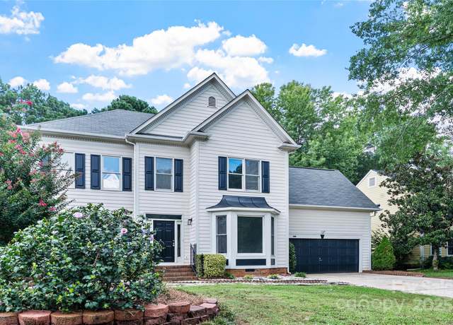 Property at 9418 Arborview Ct, Charlotte, NC 28269, 4 beds, 2.5 baths