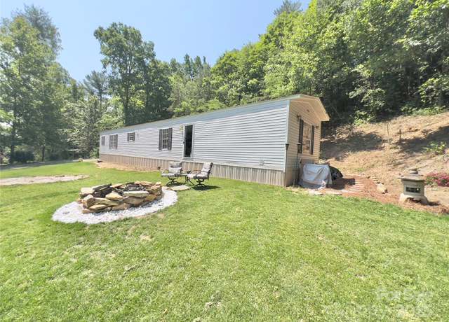 Property at 1449 Piedmont Dr NW, Lenoir, NC 28645, 2 beds, 2 baths