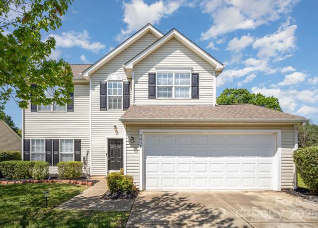 Property at 4958 Bentgrass Run Dr, Charlotte, NC 28269, 4 beds, 2.5 baths