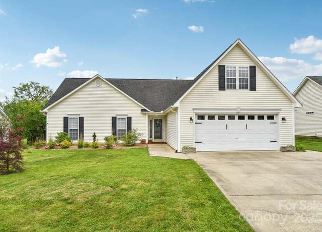 Property at 36 Planters Creek Rd, Fletcher, NC 28732, 3 beds, 2 baths