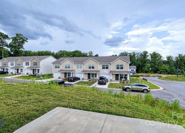 Property at 99 Clear Creek Ln, Waynesville, NC 28785, 3 beds, 2.5 baths