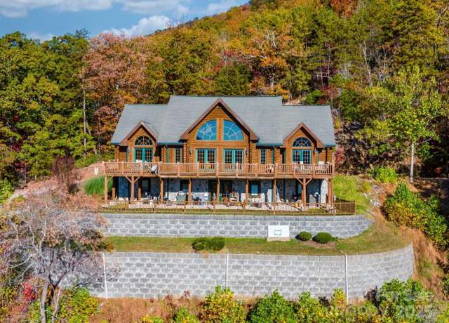 Property at 2464 Bridle Ridge Way, Lenoir, NC 28645, 3 beds, 3.5 baths