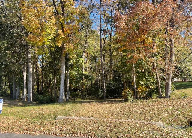 Property at 6330 Sunset Cir, Charlotte, NC 28216