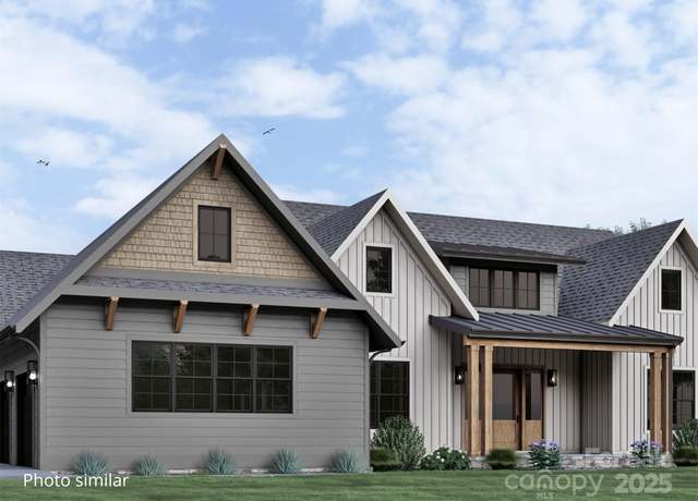 Property at 574 Skytop Farm Ln, Hendersonville, NC 28791, 4 beds, 3.5 baths