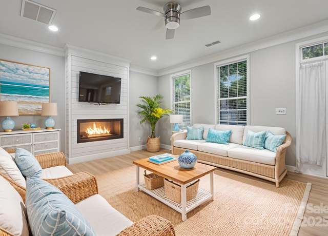 Property at 135 Singleton Rd, Mooresville, NC 28117, 2 beds, 2.5 baths