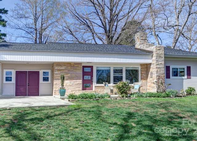 Property at 8 Marley Dr, Flat Rock, NC 28731, 2 beds, 2 baths