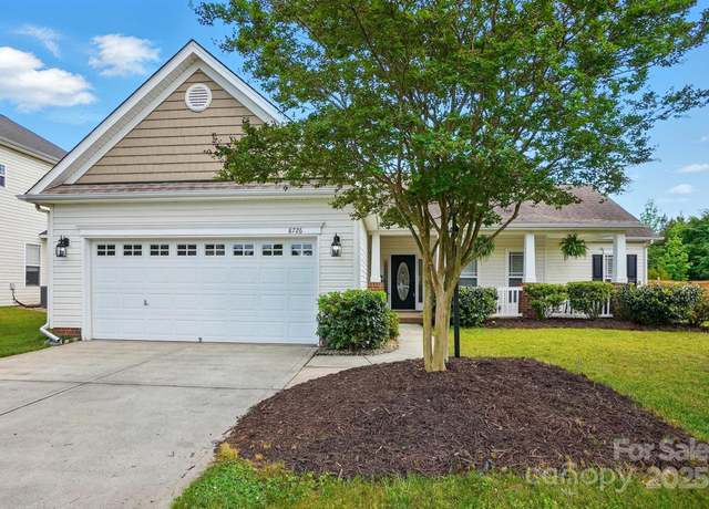 Property at 8726 Castle Cliff Dr, Matthews, NC 28105, 3 beds, 2 baths