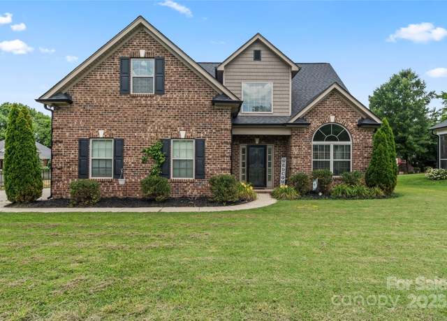 Property at 5379 Roberta Meadows Ct, Concord, NC 28027, 3 beds, 2.5 baths