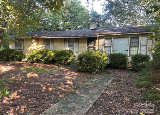 Property at 3201 Mason Dv, Charlotte, NC 28269, 3 beds, 2 baths