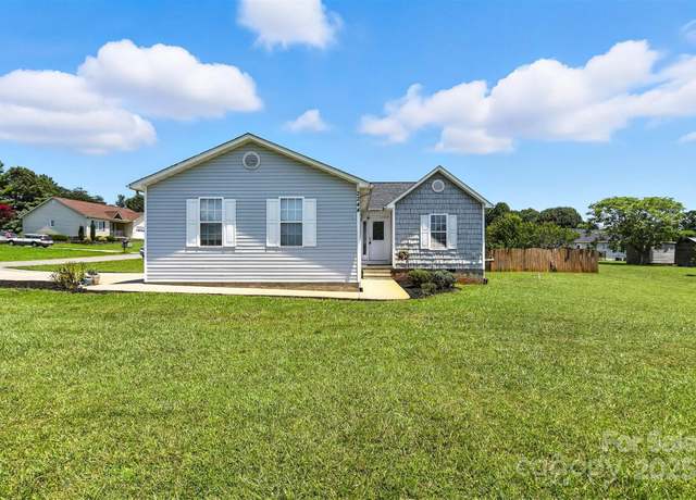 Property at 2244 Clearwater Ln, Newton, NC 28658, 3 beds, 2 baths