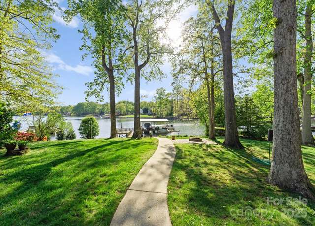 Property at 141 Baywatch Dr, Mooresville, NC 28117, 3 beds, 2 baths