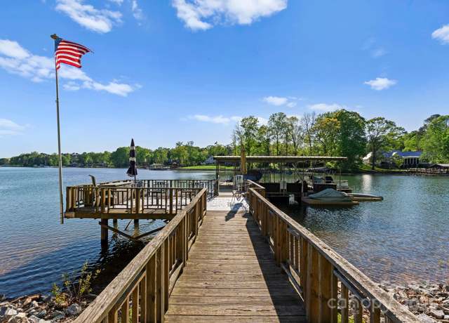 Property at 141 Baywatch Dr, Mooresville, NC 28117, 3 beds, 2 baths