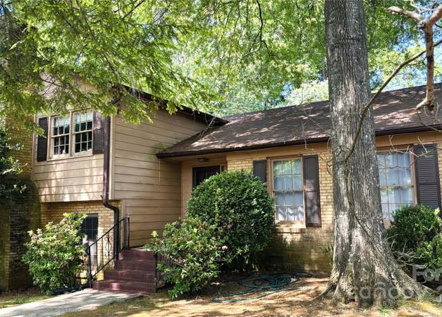 Property at 425 Roselawn Pl, Charlotte, NC 28211, 4 beds, 3 baths