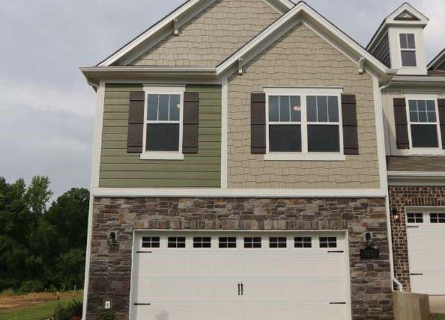 Property at 3207 Lilac Grove Dr, Charlotte, NC 28269, 3 beds, 2.5 baths