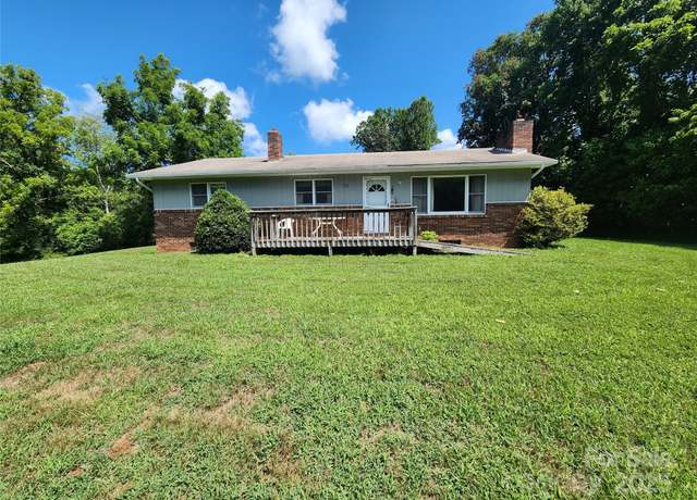 Property at 400 Bull Creek Rd, Mars Hill, NC 28754, 3 beds, 2 baths