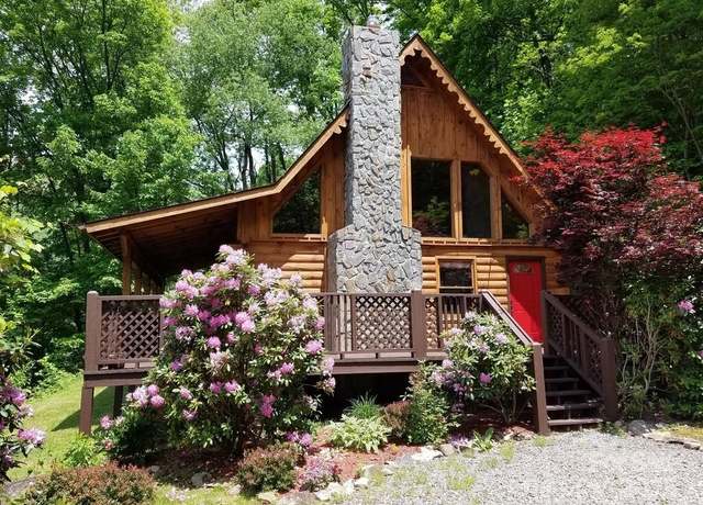 Property at 135 Pretty Ridge Rd, Maggie Valley, NC 28751, 2 beds, 1.5 baths