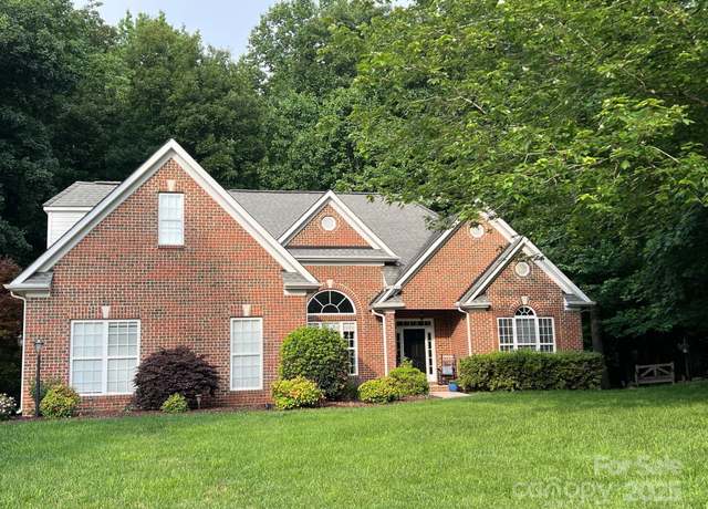 Property at 10501 Olde Irongate Ln, Mint Hill, NC 28227, 5 beds, 4.5 baths