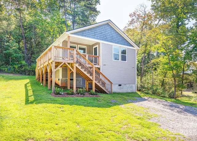 Property at 117 Owenby Ln, Black Mountain, NC 28711, 3 beds, 2 baths