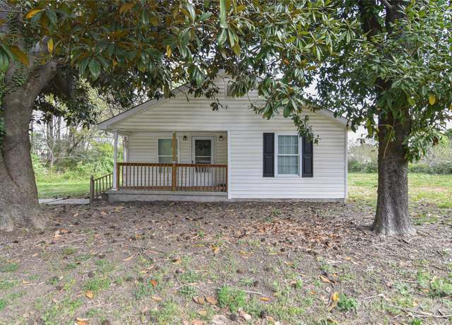 Property at 6124 Old Mt Holly Rd, Charlotte, NC 28208, 3 beds, 1 bath