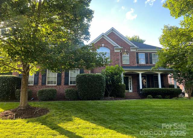 Property at 8102 Bergen Ct, Waxhaw, NC 28173, 5 beds, 4.5 baths