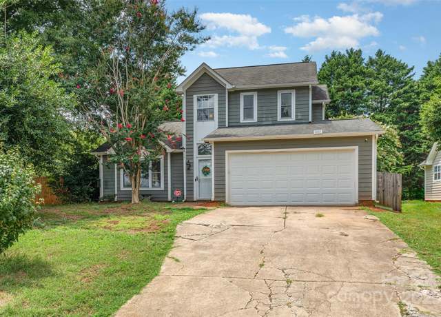 Property at 9101 Merlot Ln, Charlotte, NC 28269, 3 beds, 2.5 baths