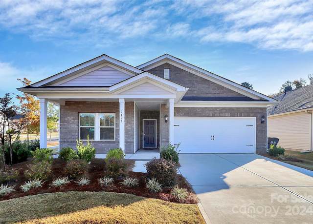 Property at 7403 American Elm Rd, Charlotte, NC 28215, 3 beds, 2 baths