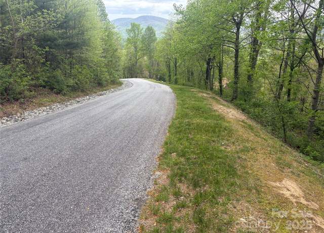 Property at 106 Tatham Rd, Hendersonville, NC 28792