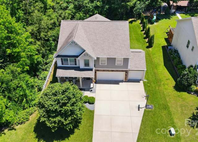 Property at 3106 Crosswind Dr, Fort Mill, SC 29707, 5 beds, 4 baths