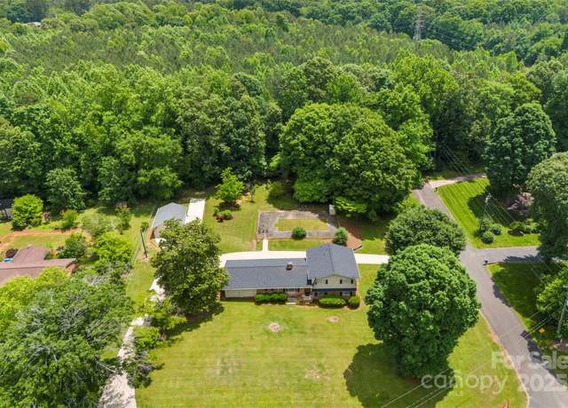 Property at 111 Kelly Ln, Gastonia, NC 28056, 4 beds, 3 baths