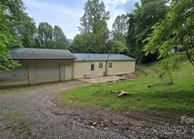 Property at 300 Lightning Bug Ln, Waynesville, NC 28786, 2 beds, 2 baths