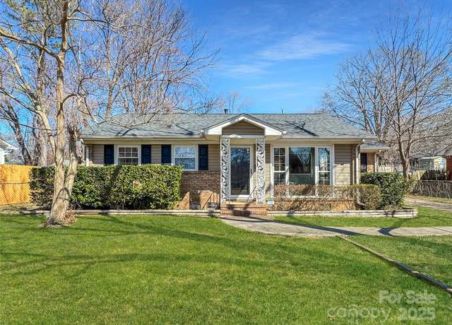 Property at 4201 Winedale Ln, Charlotte, NC 28205, 3 beds, 1 bath
