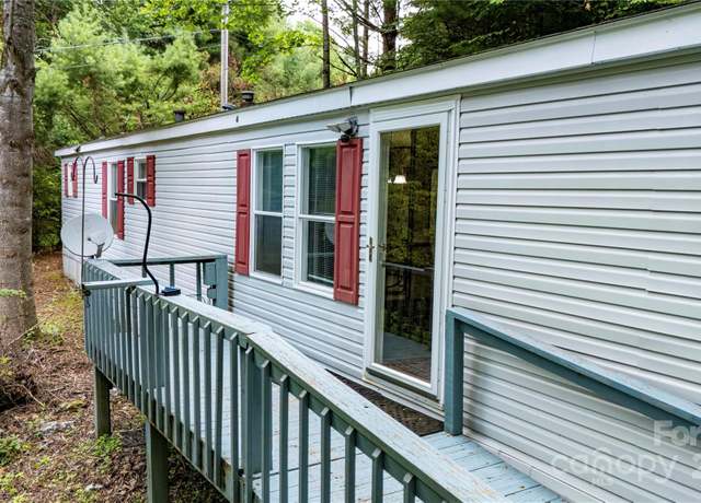 Property at 572 Blue Ridge Gem Stone Rd, Spruce Pine, NC 28777, 2 beds, 2 baths