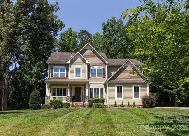 Property at 8402 Aspen Ct, Charlotte, NC 28227, 4 beds, 3.5 baths
