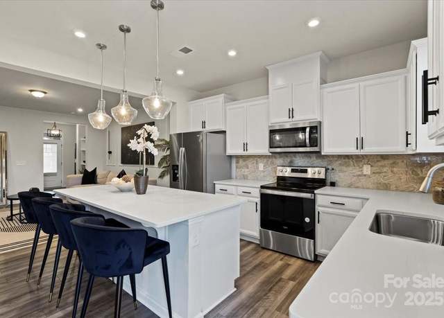Property at 9042 Northfield Crossing Dr, Charlotte, NC 28269, 3 beds, 2.5 baths