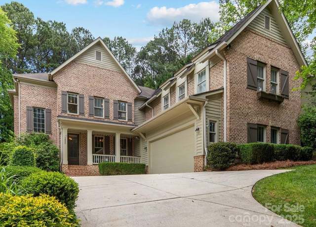 Property at 3825 Mountain Cove Dr, Charlotte, NC 28216, 5 beds, 4 baths